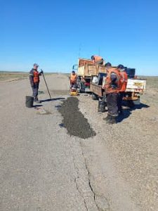 Vialidad Provincial avanza con trabajos de mantenimiento vial y colaboración comunitaria