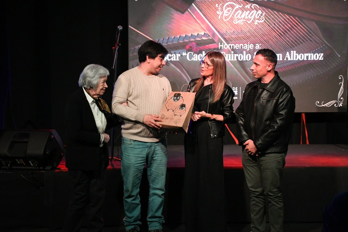 "Santa Cruz Tango" homenajeó a Juan Albornoz y Oscar Cuirolo