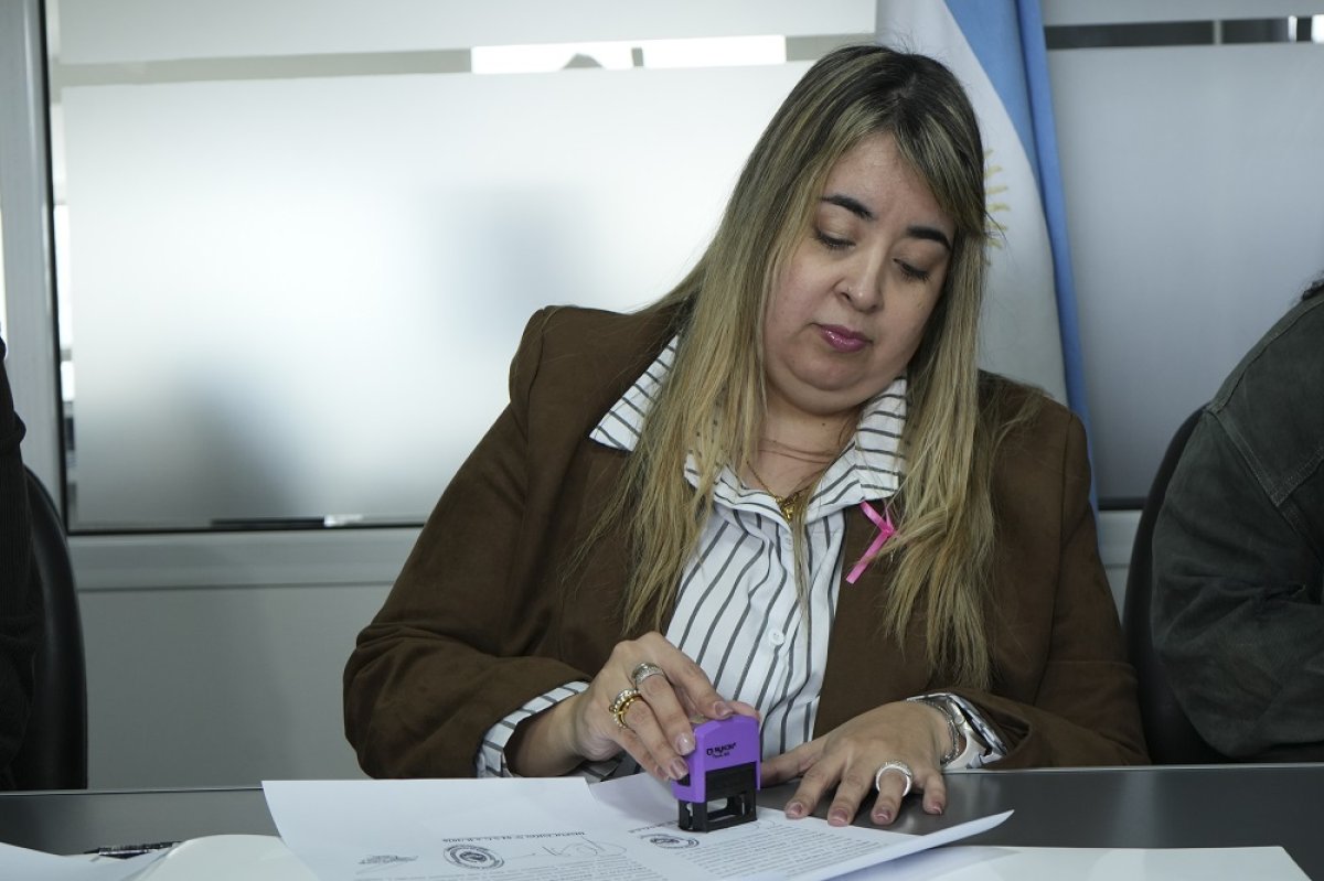 Santa Cruz firmó su primer protocolo de documentación para víctimas de trata