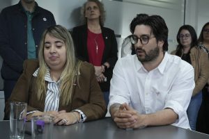 Salud firmó un convenio para acompañar a las familias en los procesos de adopción
