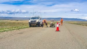 Gobernador Gregores: Operativos de controles de cargas y trabajos de demarcación sobre la Ruta Provincial Nº 27