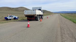 Gobernador Gregores: Operativos de controles de cargas y trabajos de demarcación sobre la Ruta Provincial Nº 27