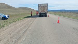Gobernador Gregores: Operativos de controles de cargas y trabajos de demarcación sobre la Ruta Provincial Nº 27