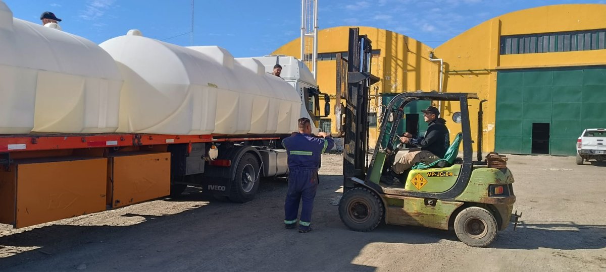 Tanques de almacenamiento con capacidad de 10 mil litros.