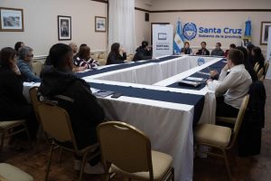 Mesas de trabajo: una herramienta para fortalecer la formación de los agentes públicos de Santa Cruz