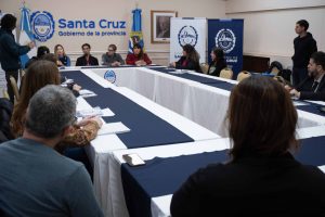 Mesas de trabajo: una herramienta para fortalecer la formación de los agentes públicos de Santa Cruz
