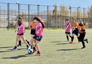 Deporte, formación y recuerdo: así se vive el Torneo de Fútbol del Colegio Secundario N° 20