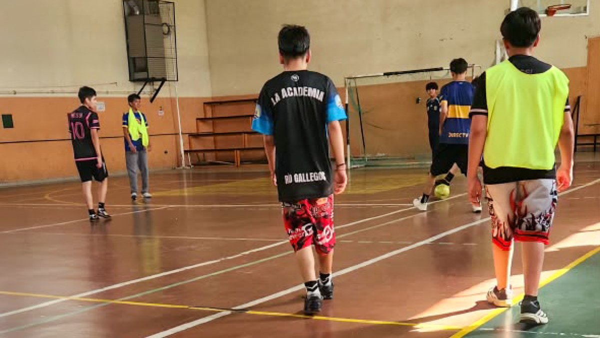 Estudiantes de la Escuela Industrial N° 5 compartieron una jornada de fútbol