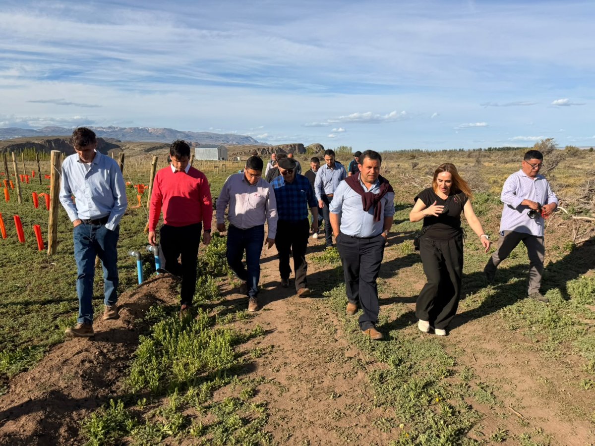 Vidal resaltó que la producción y la infraestructura son ejes fundamentales para el crecimiento de Lago Posadas