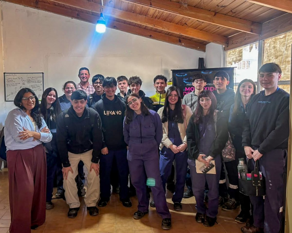 Estudiantes santacruceños en Distrigas S.A.