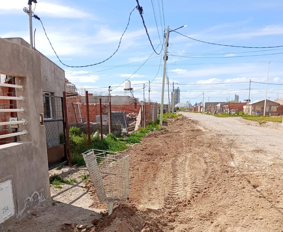 Pico Truncado: Servicios Públicos amplía la red de agua potable y beneficia a más familias de la localidad