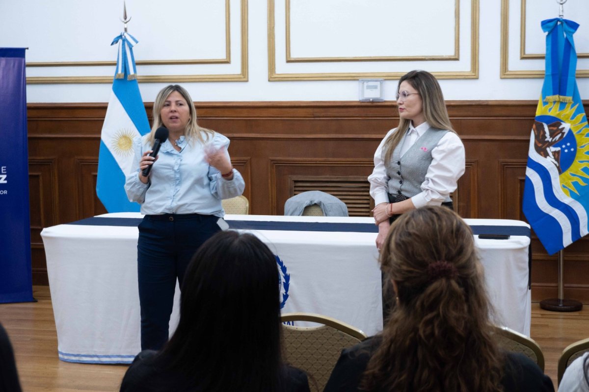 La ministra Boggio se dirigió a los presentes.