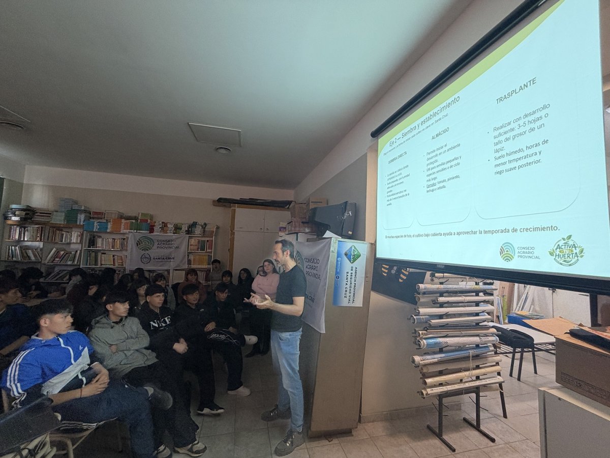 Activá Tu Huerta llegó al Colegio Nº 18 del barrio Evita en Río Gallegos