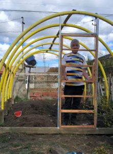 La Provincia concretó una nueva entrega de invernaderos sustentables en la Cuenca Carbonífera