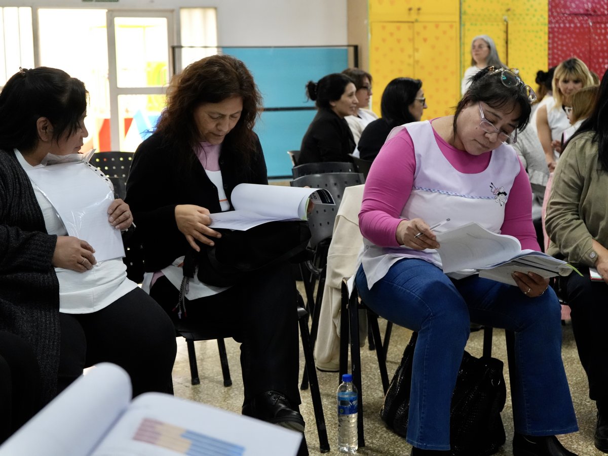 El CPE analiza resultados de evaluaciones para mejorar los aprendizajes en Santa Cruz