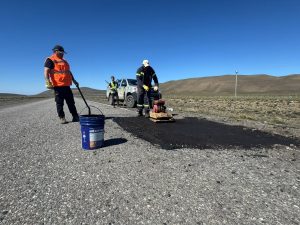 Vialidad realizó trabajos de mantenimiento en Puente – Ruta Provincial Nº 21 y bacheo en la Ruta Provincial Nº 11 