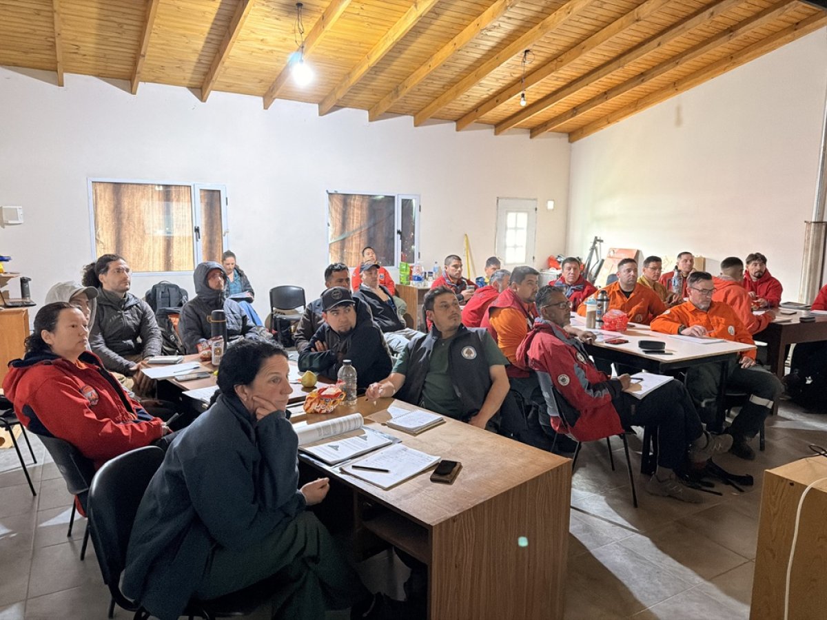 Gobernador Gregores: finalizó el curso para Jefes de Cuadrilla de Incendios Forestales