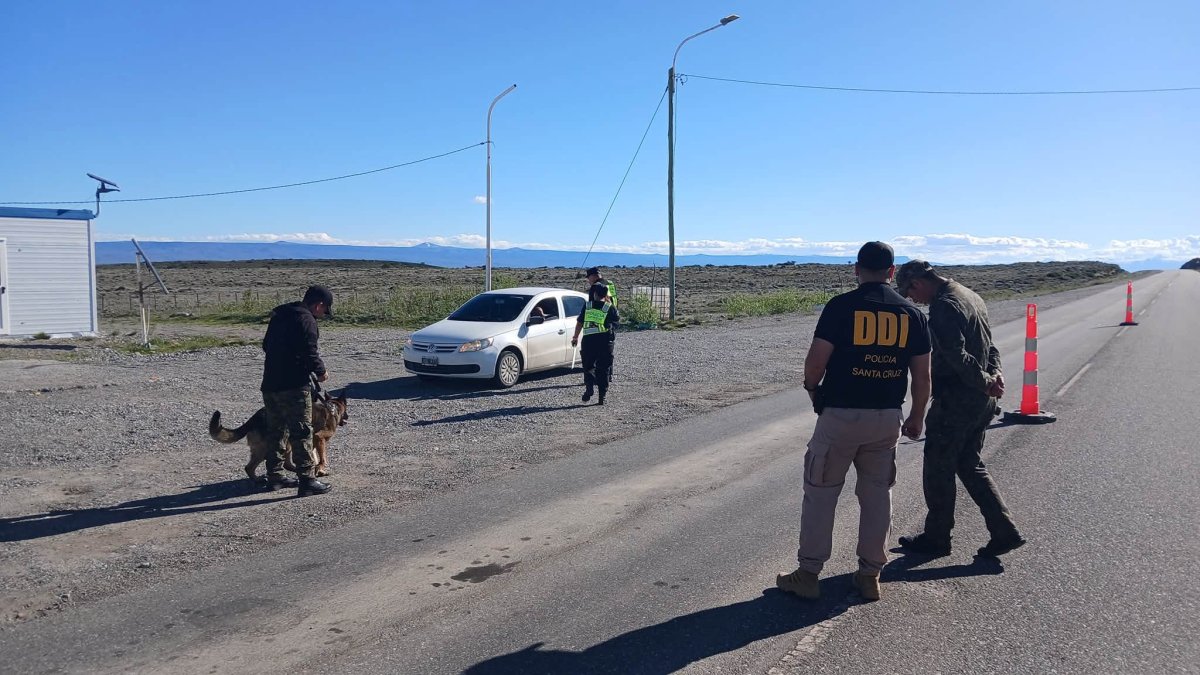 La Policía de Santa Cruz realizó controles preventivos en Perito Moreno y El Calafate