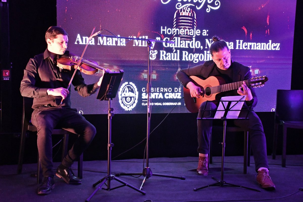 Las voces del tango santacruceño fueron protagonistas de una noche cargada de emoción