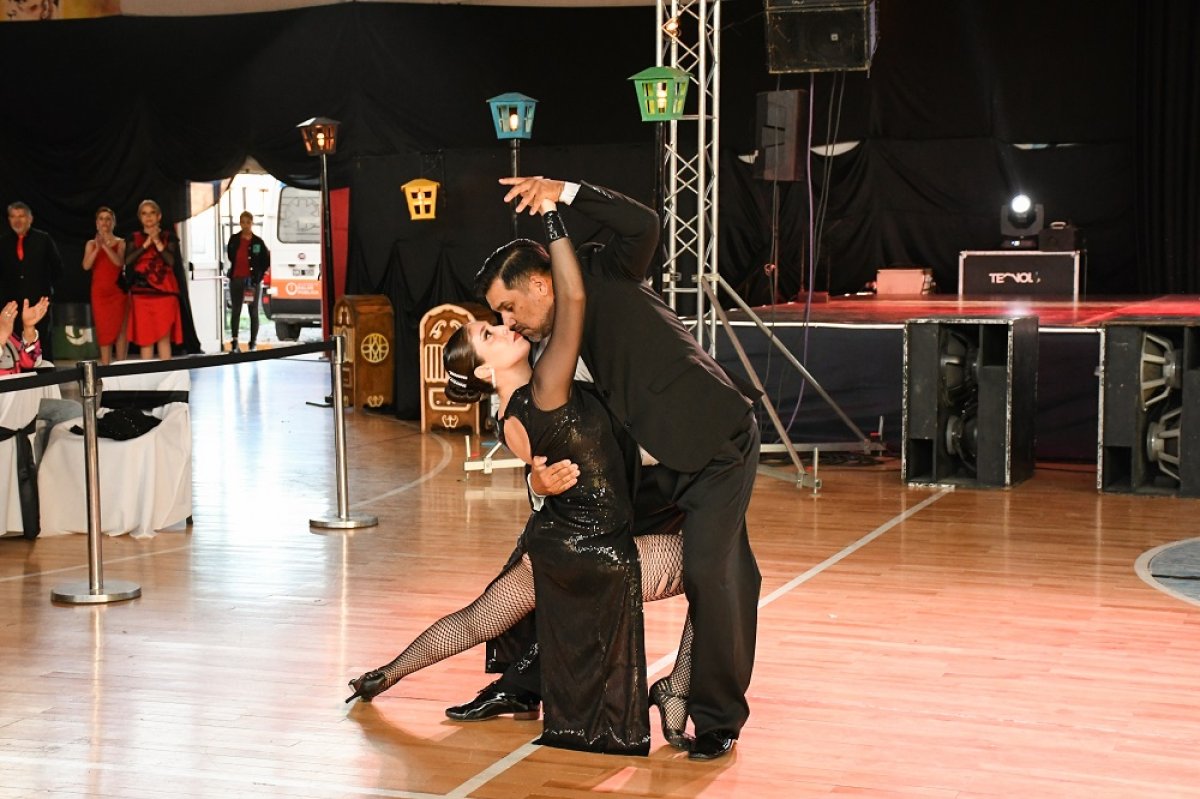 La Escuela Provincial de Danzas obtuvo una cosecha histórica de reconocimientos en certamen de Tango