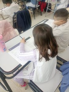 Santa Cruz garantiza material impreso para la simulación de la Evaluación Aprender en 3er grado