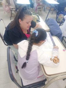 Santa Cruz garantiza material impreso para la simulación de la Evaluación Aprender en 3er grado