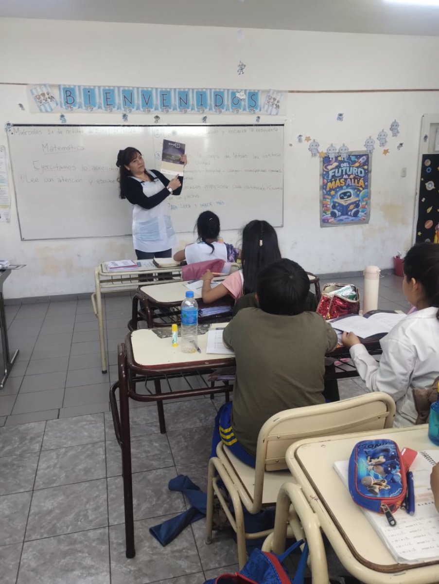 Santa Cruz garantiza material impreso para la simulación de la Evaluación Aprender en 3er grado