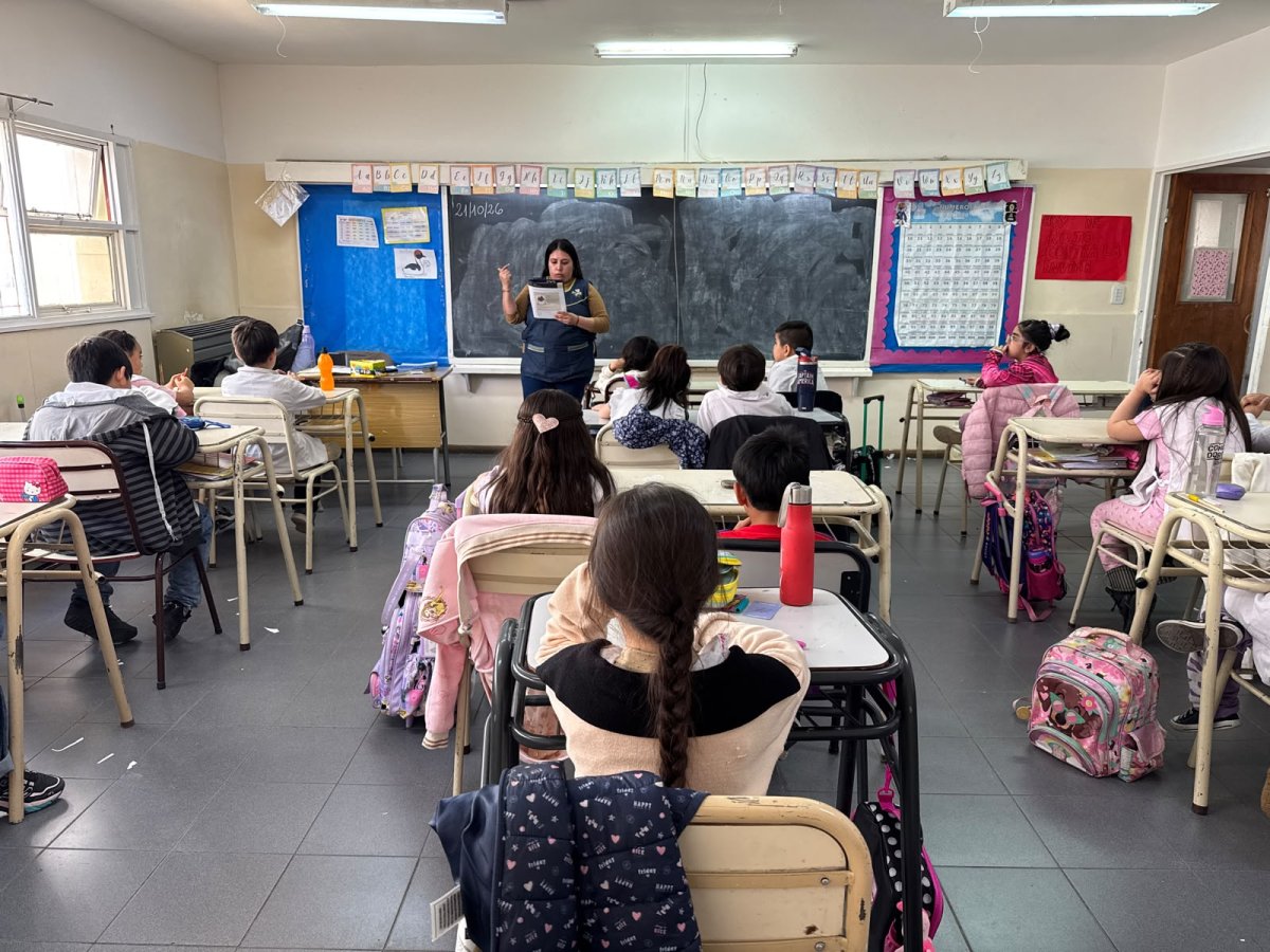 Santa Cruz garantiza material impreso para la simulación de la Evaluación Aprender en 3er grado