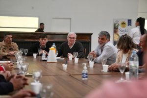 Claudio Vidal escuchó a los productores de la zona centro y anunció nuevos controles para combatir el abigeato