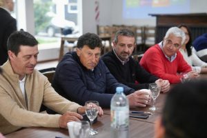 Claudio Vidal escuchó a los productores de la zona centro y anunció nuevos controles para combatir el abigeato