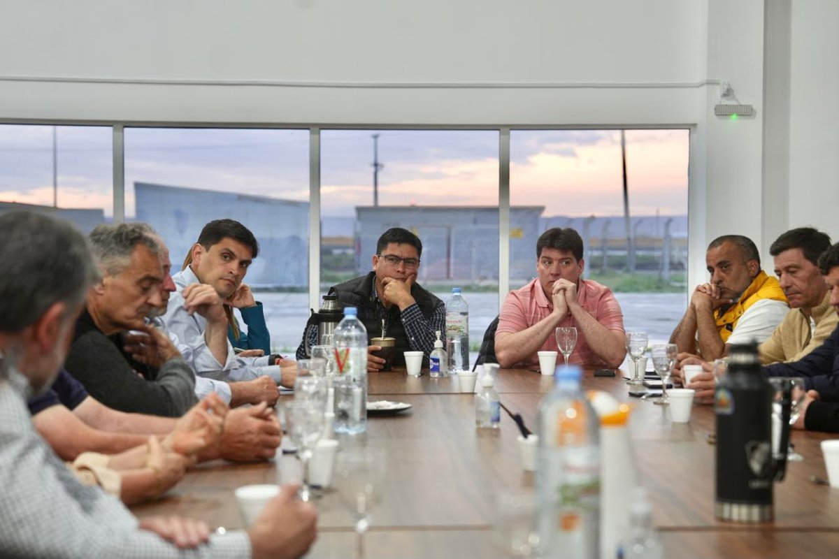 Claudio Vidal escuchó a los productores de la zona centro y anunció nuevos controles para combatir el abigeato