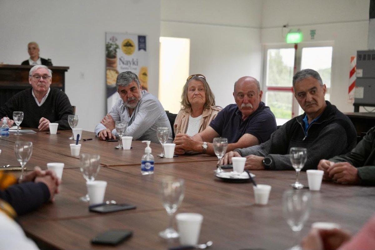 Claudio Vidal escuchó a los productores de la zona centro y anunció nuevos controles para combatir el abigeato
