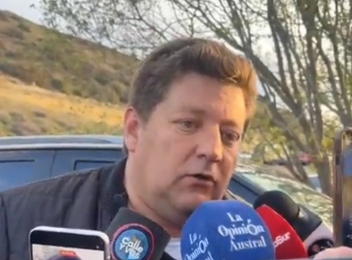 Pedro Luxen: “Por pedido del Gobernador mañana se suman seis buzos más para reforzar la búsqueda de los hermanitos”