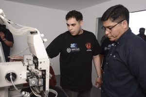 La Casa del Uniforme abrió las puertas de su taller textil en la SAU 
