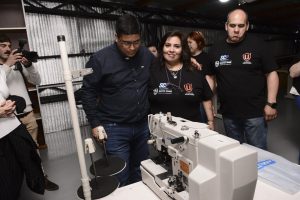 La Casa del Uniforme abrió las puertas de su taller textil en la SAU 
