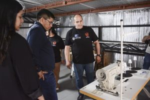 La Casa del Uniforme abrió las puertas de su taller textil en la SAU 