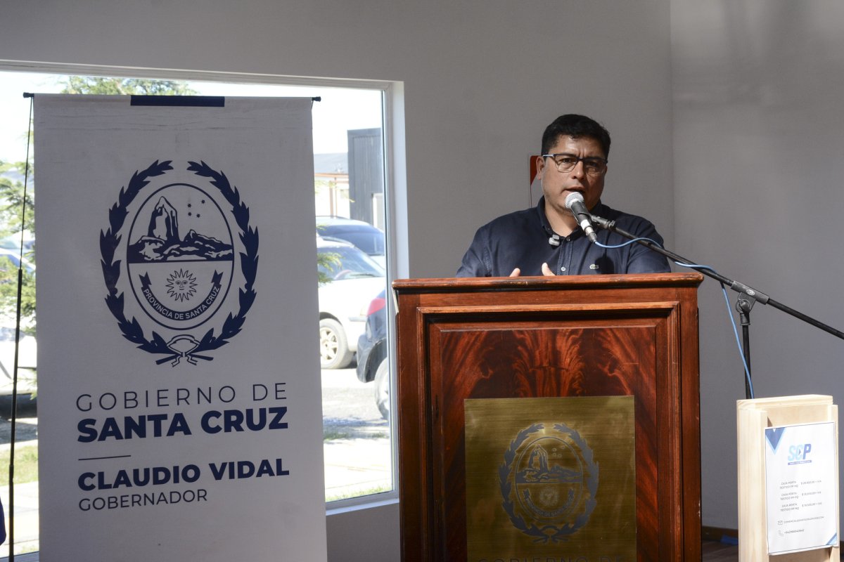 Vidal cruzó a Menna: “Lleva siete años conduciendo y responsabiliza a este Gobierno de su situación”