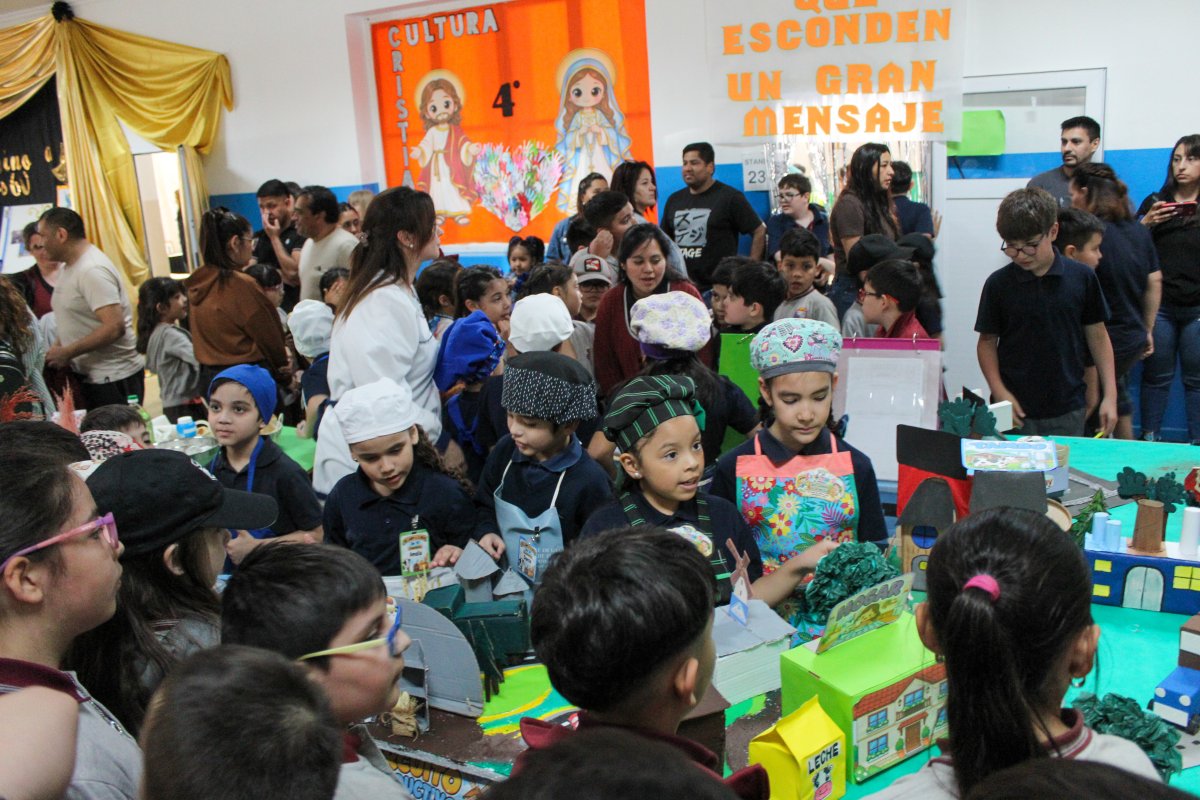 La XVI Feria de Ciencias del Colegio Santa Bárbara reunió a la comunidad de Río Turbio