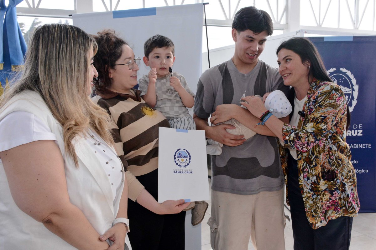 Gabriel uno de los primeros bebés que tiene su partida de nacimiento digital