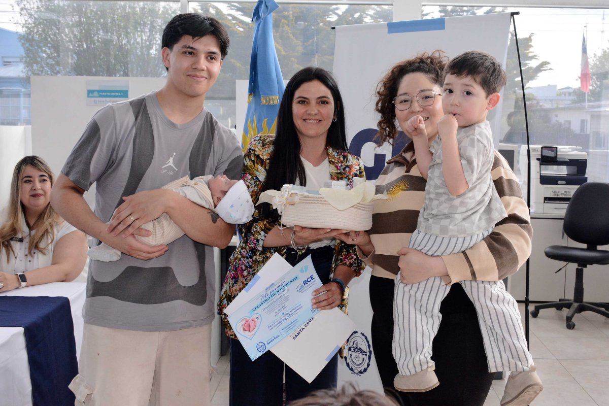 Gabriel uno de los primeros bebés que tiene su partida de nacimiento digital