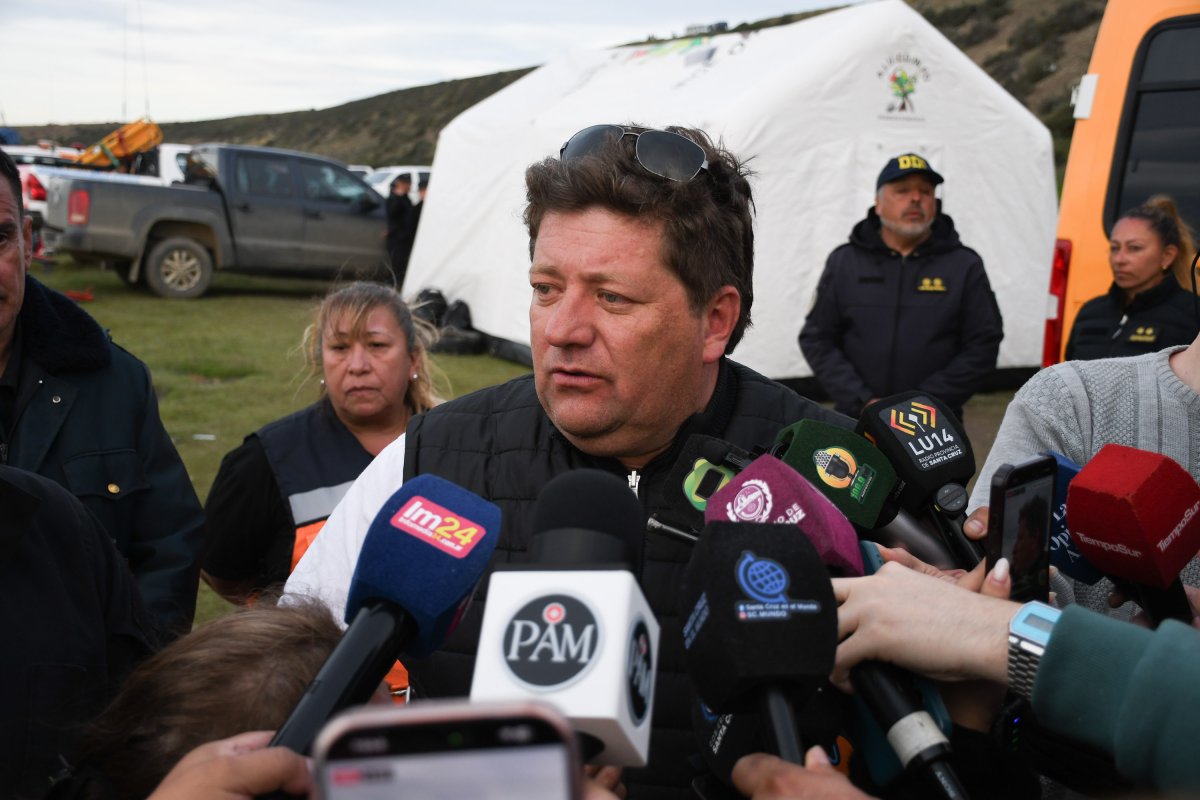 Por gestión del gobernador se incorpora un helicóptero al operativo de búsqueda de dos jóvenes