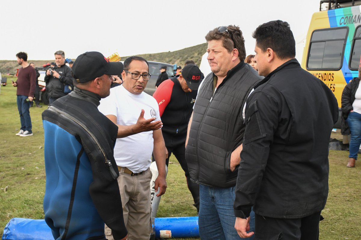 Por gestión del gobernador se incorpora un helicóptero al operativo de búsqueda de dos jóvenes