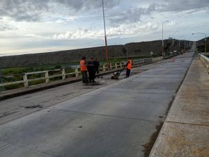 Vialidad realiza trabajos de bacheo en Puente Chico sobre la Ruta Nacional Nº 3