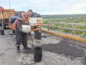Vialidad realiza trabajos de bacheo en Puente Chico sobre la Ruta Nacional Nº 3