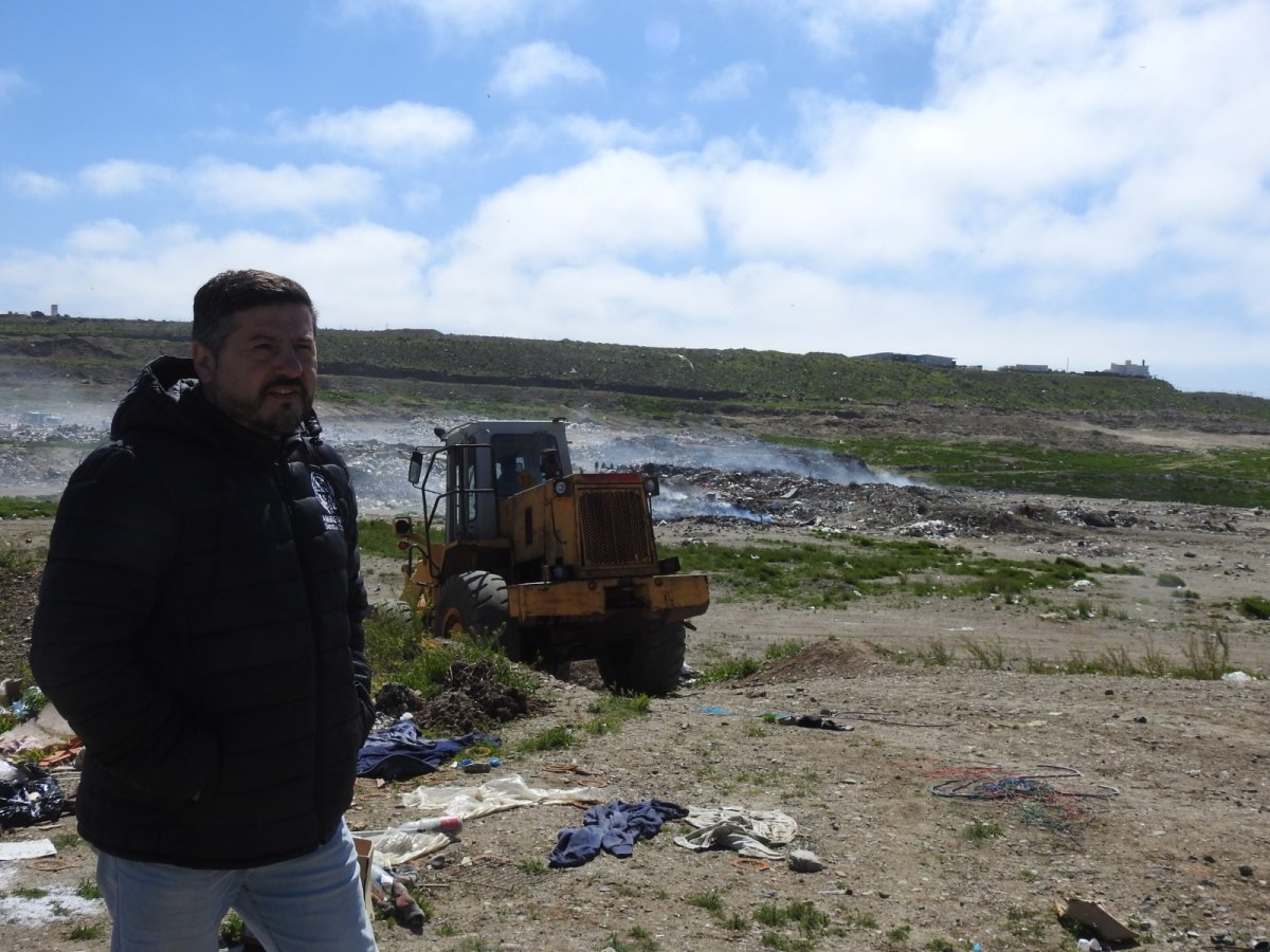 Caleta Olivia: articulan acciones operativas para controlar focos ígneos en el vaciadero municipal