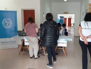 Una nueva jornada de entregas de Tarjeta AlimentAR en Santa Cruz