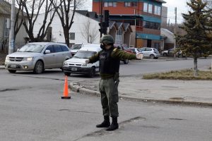 Dispositivo de Seguridad para que solo circulen peatones autorizados por el DNI