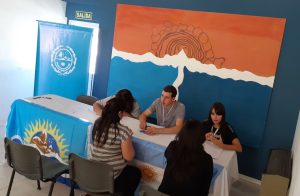Familias del interior reciben la Tarjeta AlimentAR