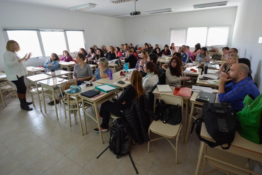 Dictarán Curso de Actualización “La escuela conectada, estrategias y desafíos para la integración de las TIC en el aula”