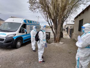 Agentes sanitarios visitan puerta a puerta el Barrio Germán Vidal en Río Gallegos